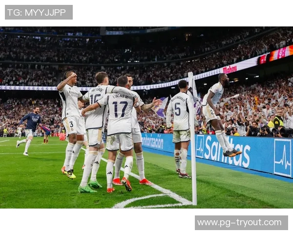 世界杯精彩对决：里昂与拜仁激战成平局战术分析引发全场热议