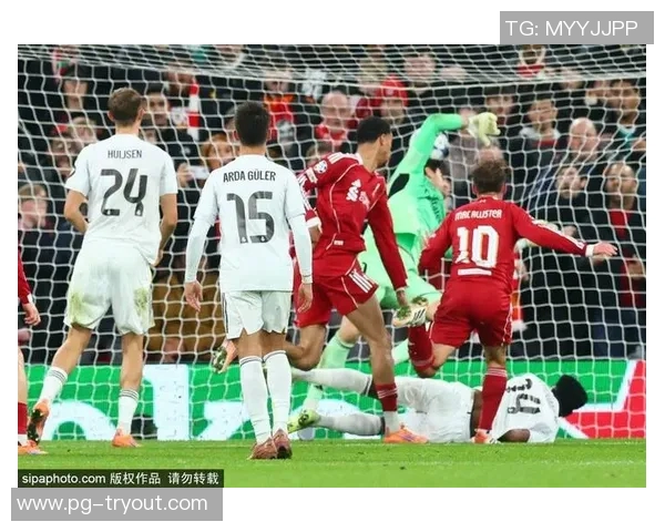 欧联杯激战尤文图斯与曼城互交白卷门将神扑成比赛焦点