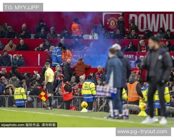 德甲激战曼联大胜拜仁红牌事件引发全场热议与争议分析