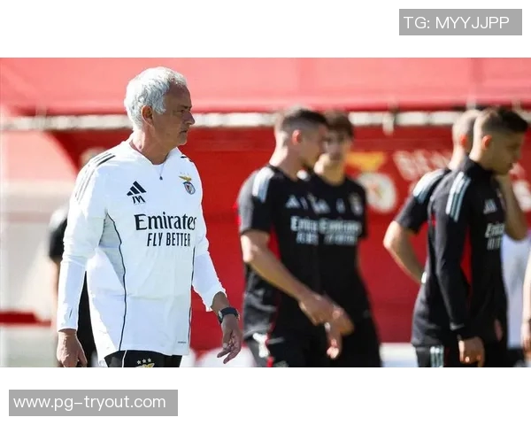 欧联杯惊天冷门本菲卡狂胜热刺引发争议判罚全场沸腾