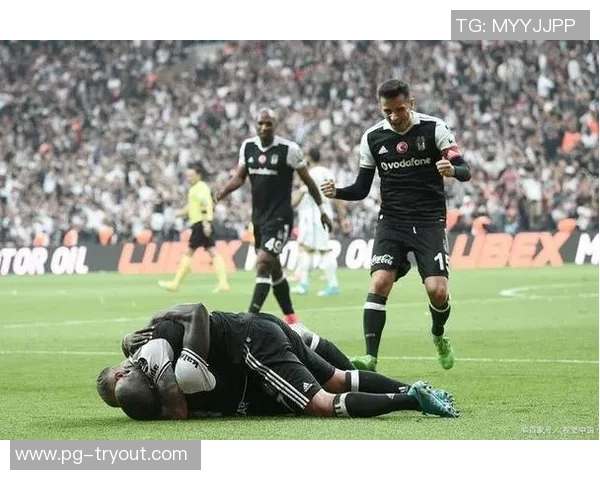 友谊赛精彩回顾里昂大胜热刺引发转会热议 友谊赛精彩回顾里昂大胜热刺引发转会热议