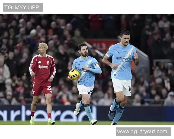 友谊赛精彩对决里昂与曼城战成平局乌龙球引发热议与转会传闻